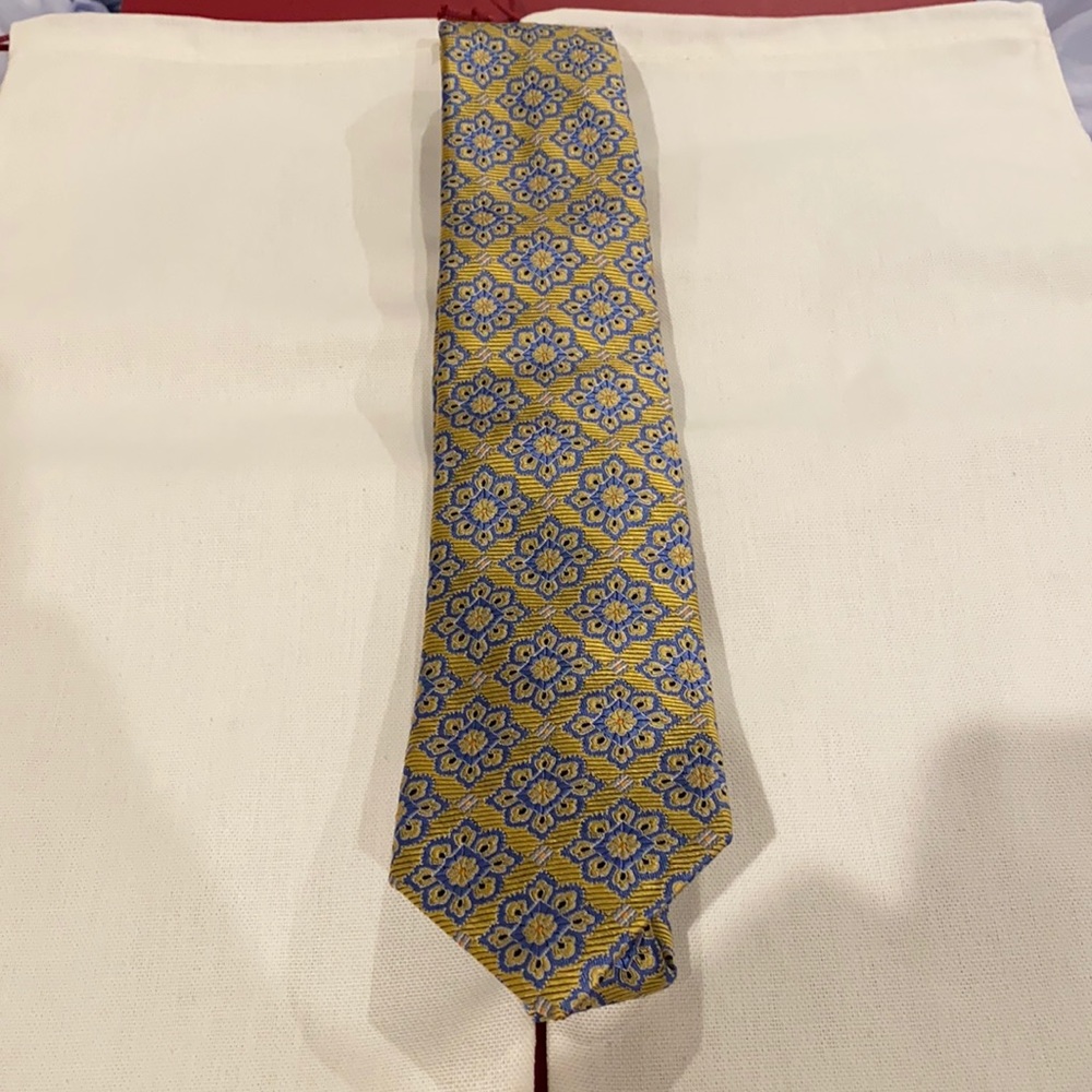 Jos A Bank Reserve neck tie paisley